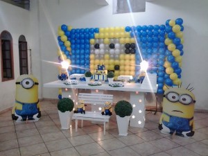 Decoração de Mesa Tema Minions Festas e Cia Eventos